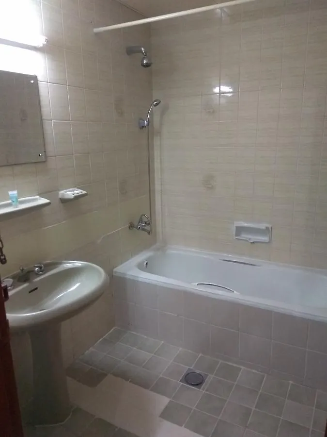 New Avon Hotel Ντουμπάι